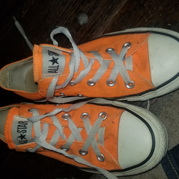 orange converse mens